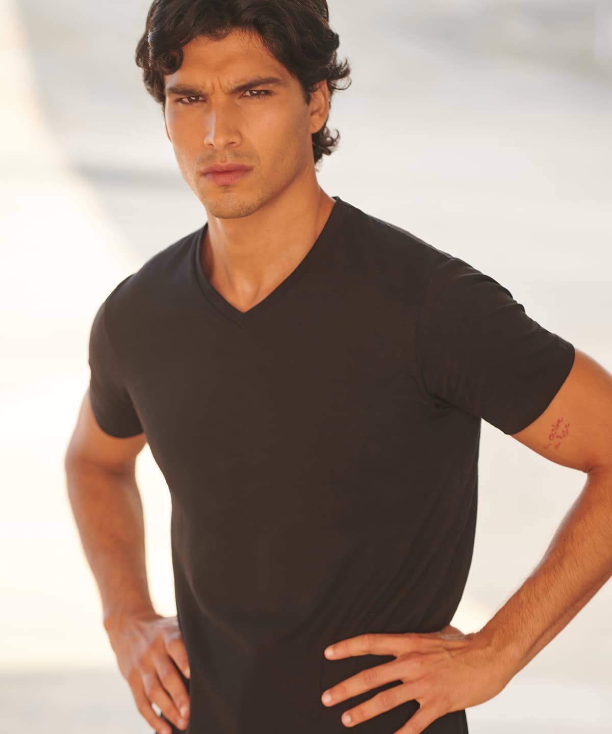 Men's feel good stretch v-neck t-shirt
